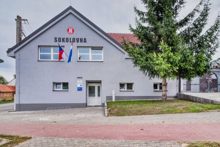 IMG: Sokolovna ve Svatobořicích-Mistříně symbolicky tak vstoupila do nové éry